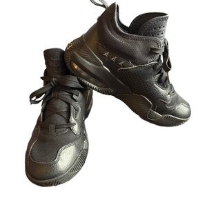 Air Jordan Stay Loyal 2 6.5 Youth Jump Black High-Top Sneakers EUC size 6.5